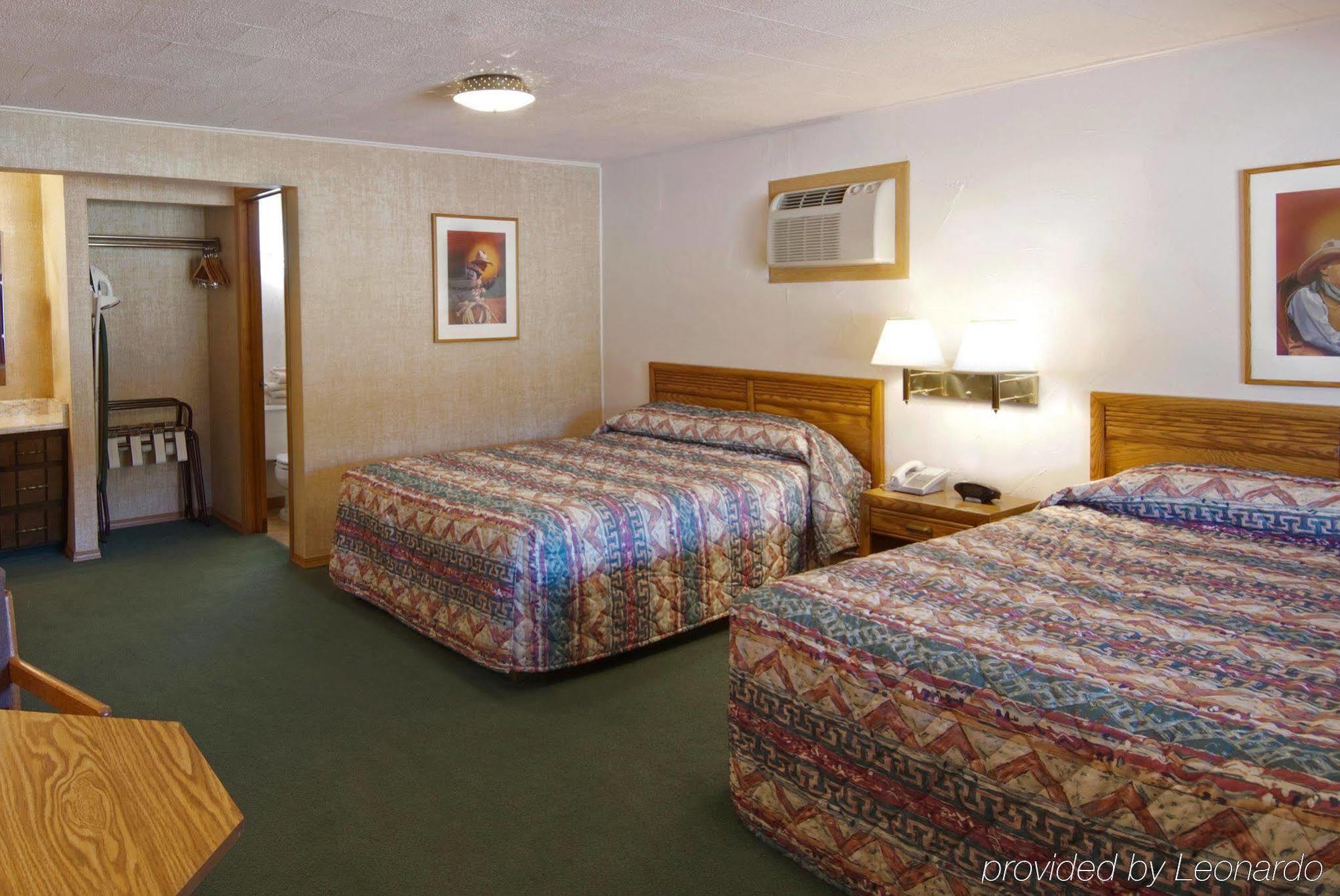 Dakota Cowboy Inn Custer Room photo